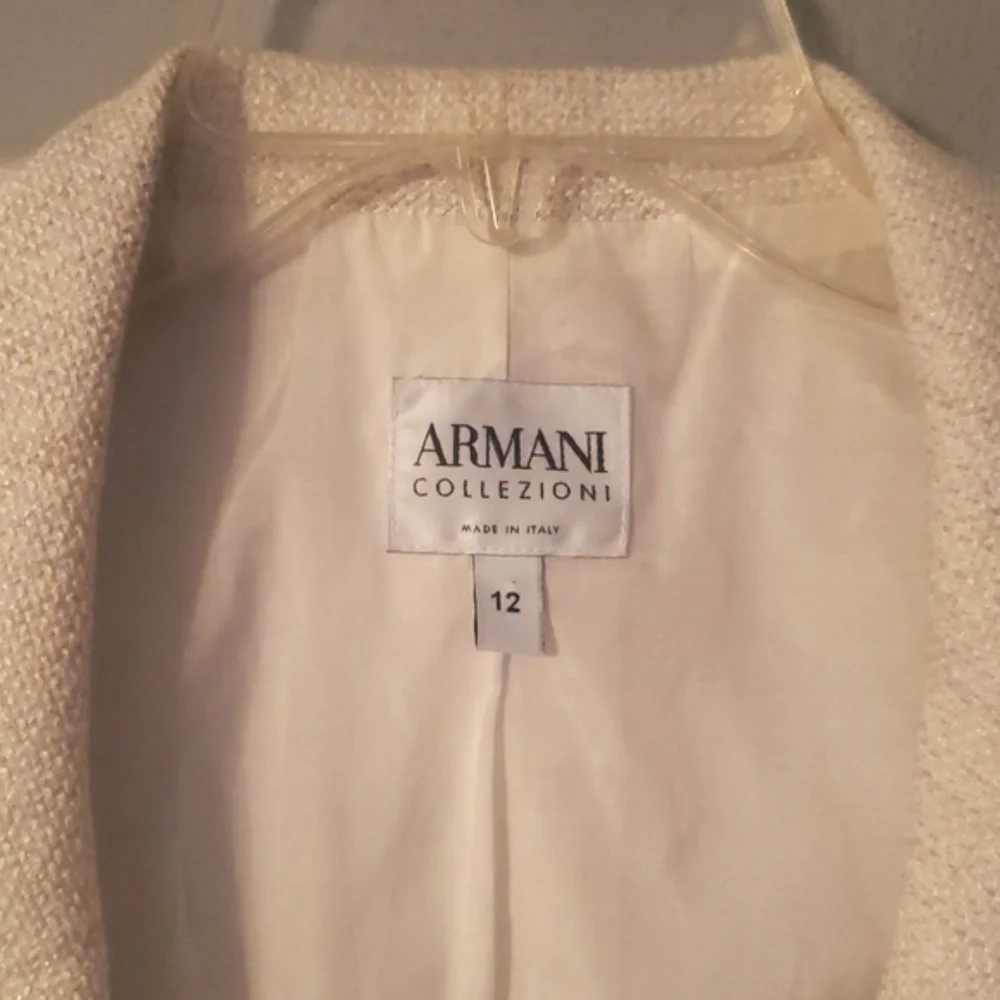 Armani Collezioni Cream Blazer - Picture 3 of 16